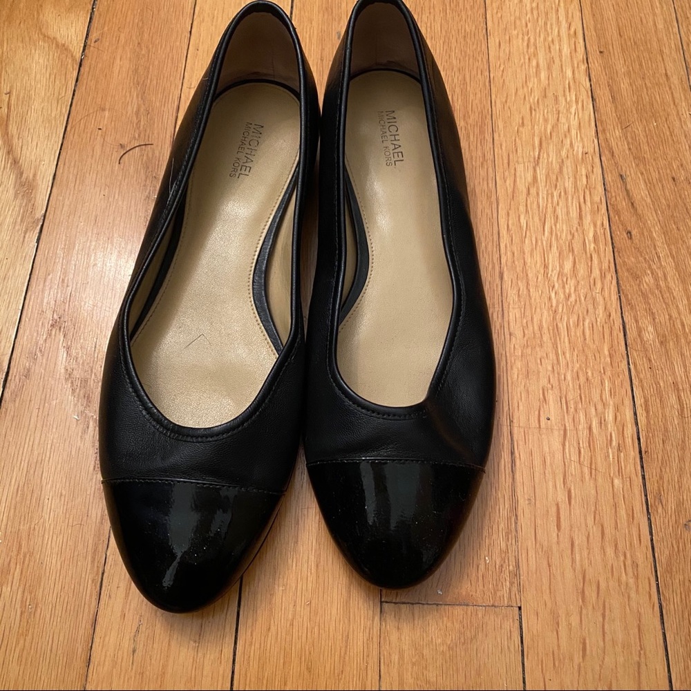BLACK FRI $ DROP Michael Kors black leather flats
